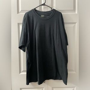 Fruit of the Loom black shirt